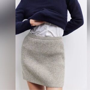 NWT Zara Wool Blend Knit Pull-on Mini Skirt in  Marled Gray Cream Color. Large